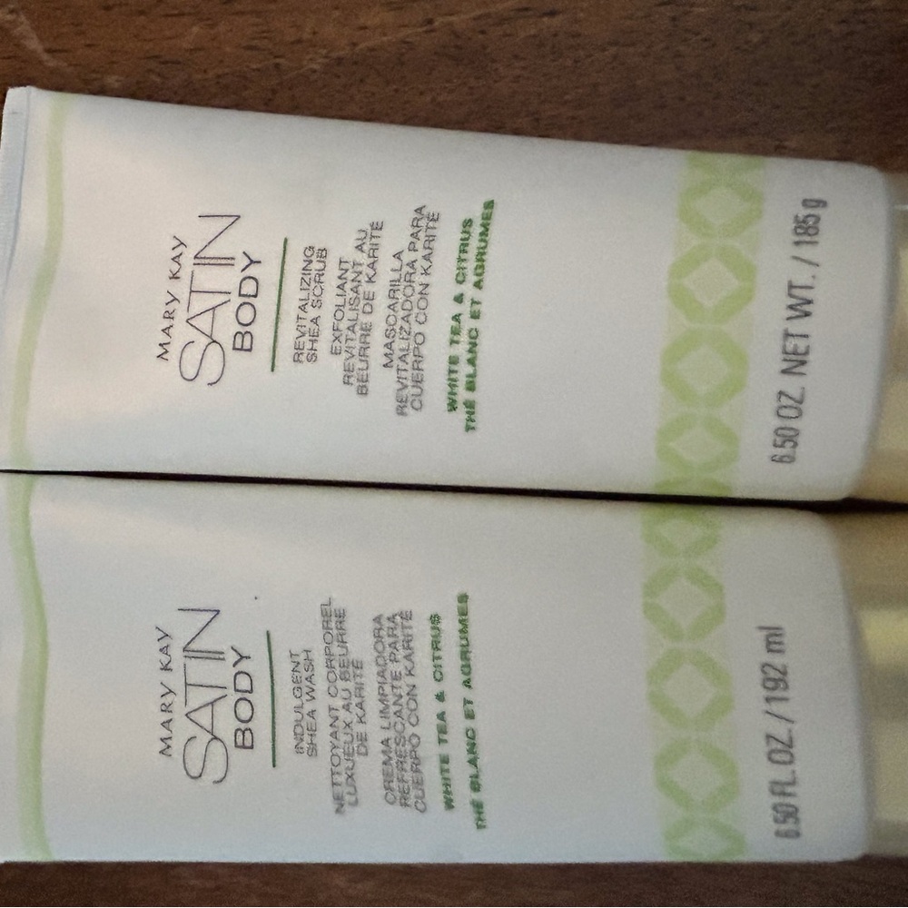 Mary Kay Satin Body Duo with Green Accents